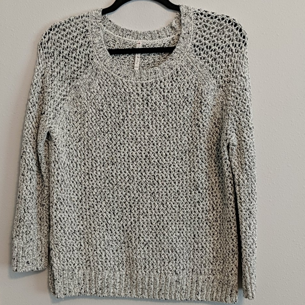 Black, white, gold sweater - Picture 1 of 4